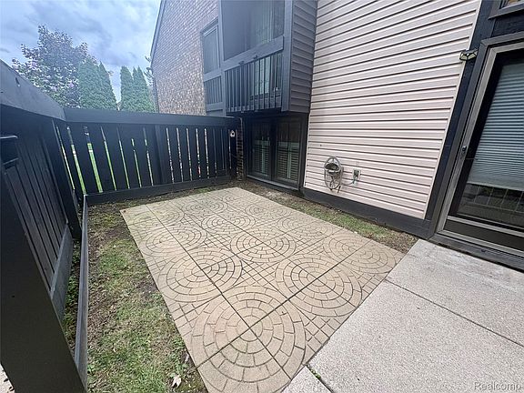 5th image of 14067 Jackson St #23