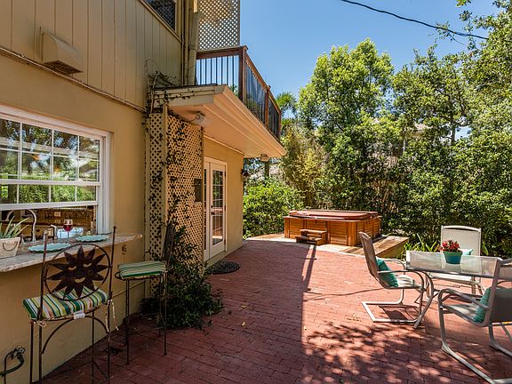 4th image of 250 S Garden Cir