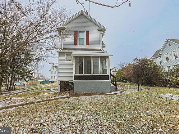 4th image of 9 Glenmore Ave
