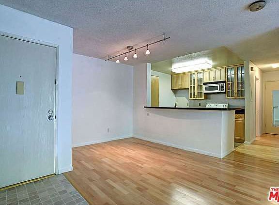 2nd image of 4900 Overland Ave Unit 252
