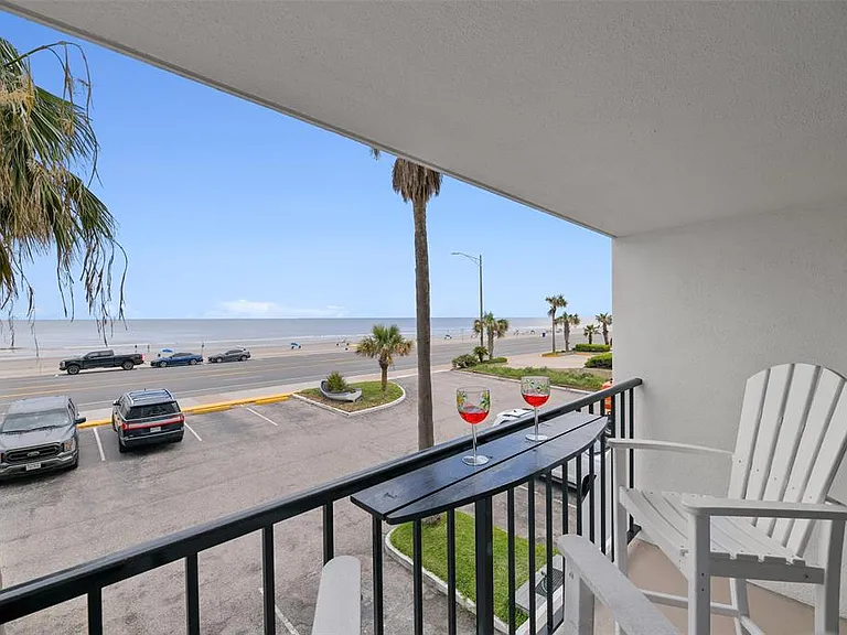 7310 Seawall Blvd #208 — Photo 3
