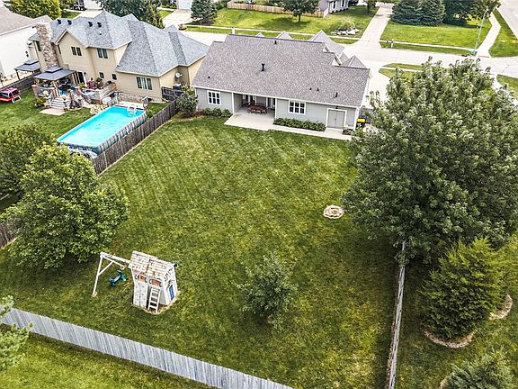 4th image of 1170 SE Brentwood Dr