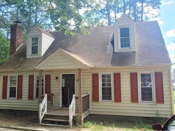 9305 Fox Run Dr, North Chesterfield, VA 23237