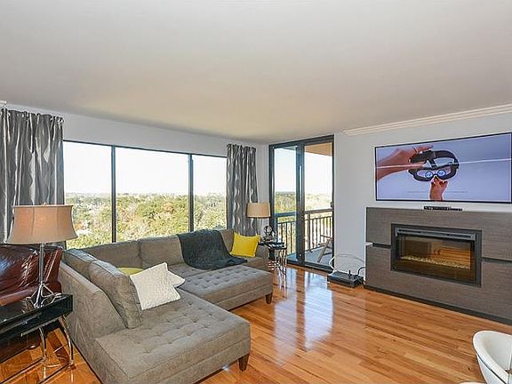 2nd image of 3481 Lakeside Dr NE APT 2201