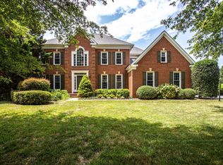 1052 Riva Ridge Dr, Great Falls, VA 22066
