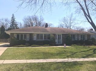420 Westover Ln, Schaumburg, IL 60193