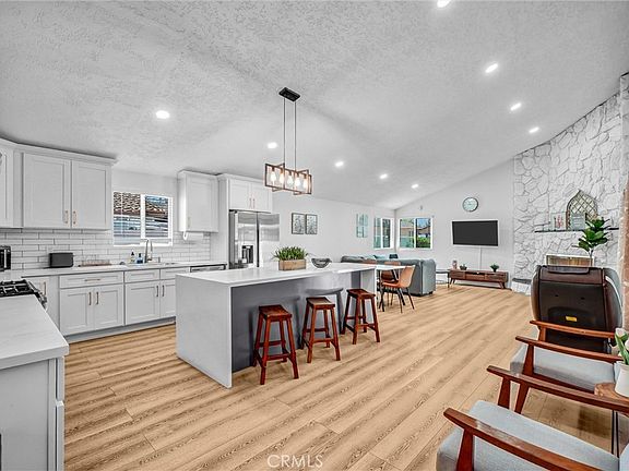 5th image of 8402 Crescent Ave