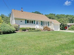 16 Knoll Ter, Hazlet, NJ 07730