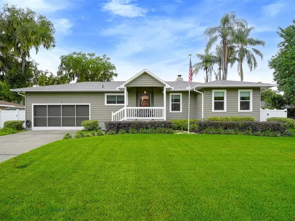 6 S Canal Dr, Yalaha, FL 34797