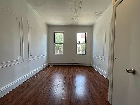 2nd image of 308 Evergreen Ave #1