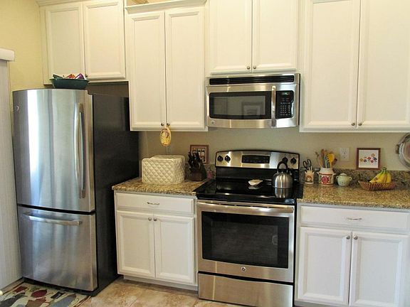 2nd image of 7232 Halleck St