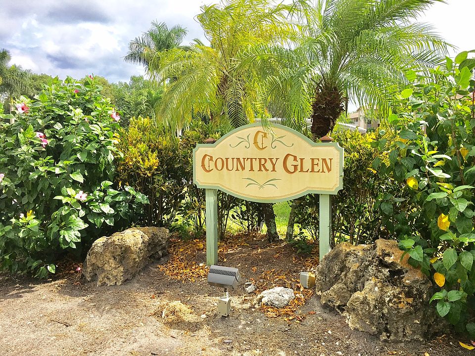 Country Glen Entrance