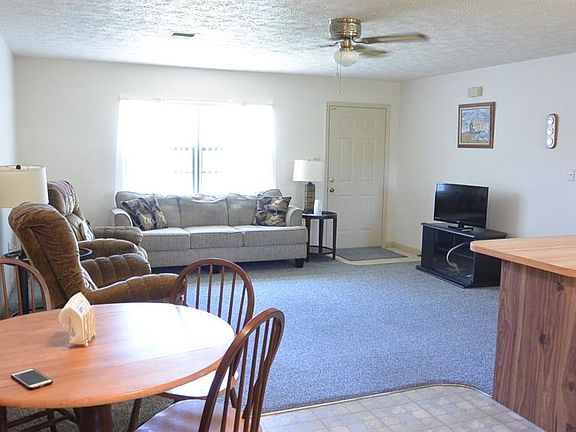 5th image of 1587 Buck St