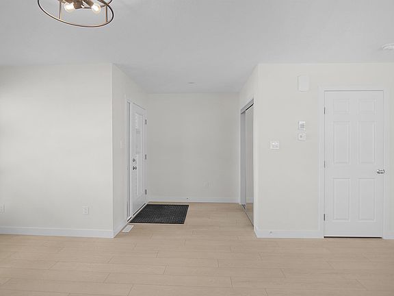 5th image of 18172 73rd St NW