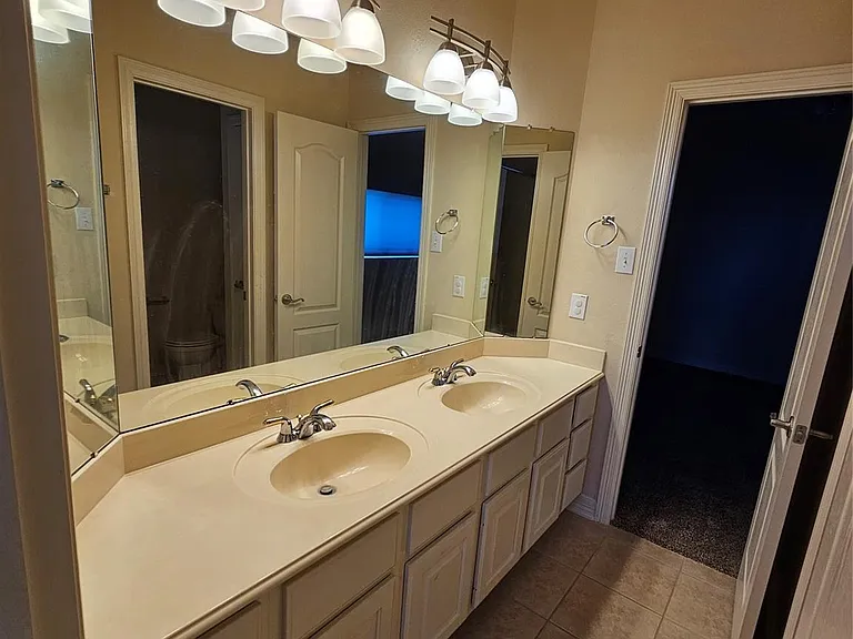 3218 Waters Edge Dr — Photo 30