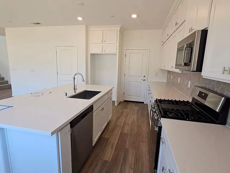 8141 Arrowfield Way — Photo 2