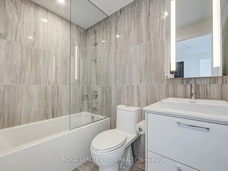 858 Dupont St #526 — Photo 20