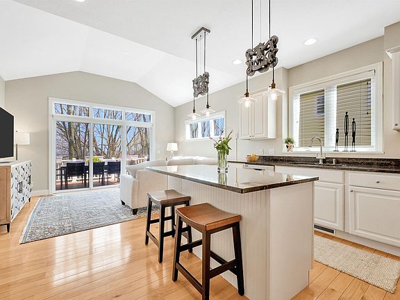 5th image of 10565 Camrose Cir