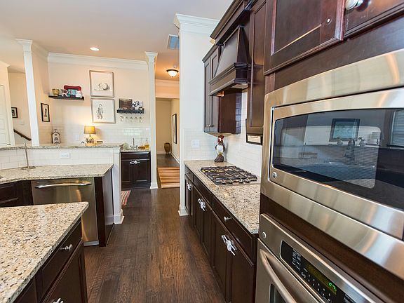 3rd image of 3764 Snowshill Dr