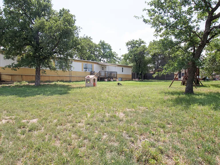 115 Geola St — Photo 20