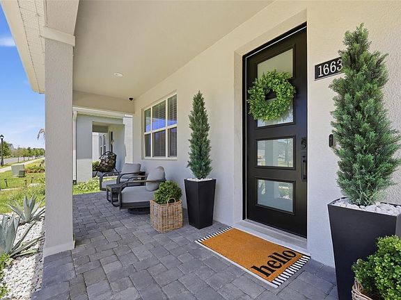3rd image of 1663 Crowncrest Dr