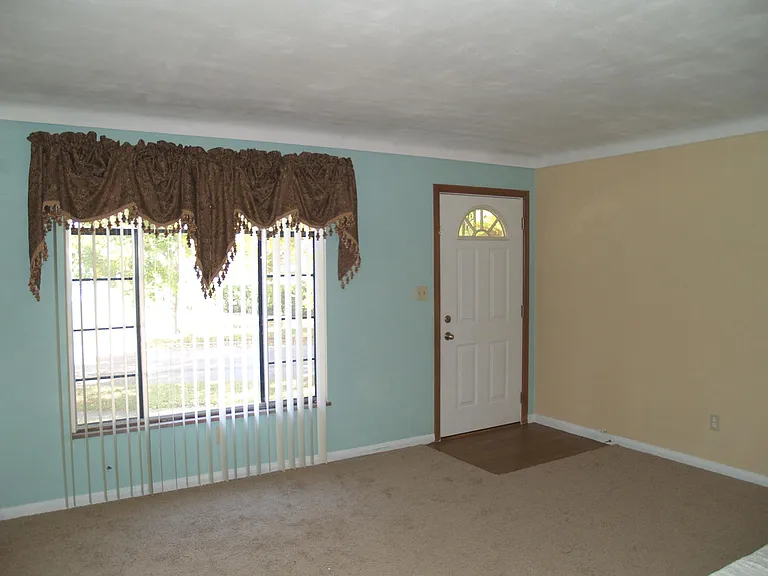 4824 Bowen Rd — Photo 2
