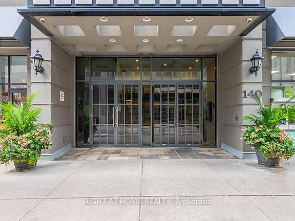 2nd image of 140 Simcoe St #1221