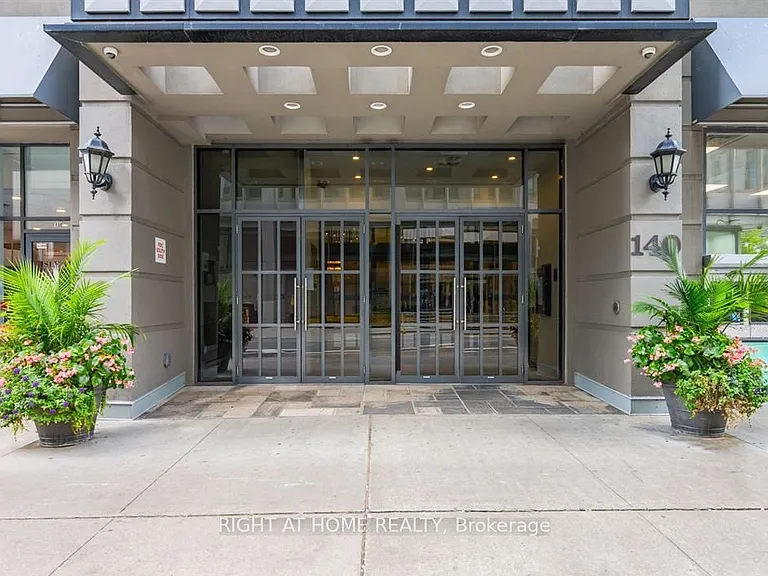 140 Simcoe St #1221 — Photo 2