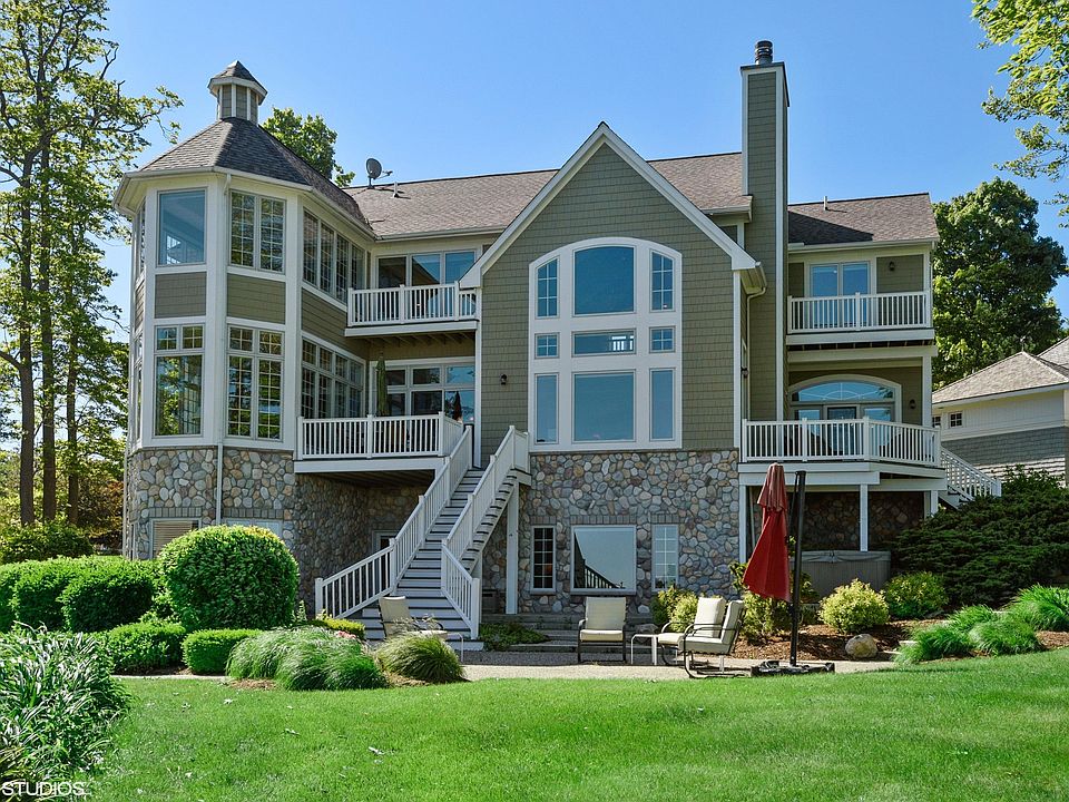 1st image of 7 Streamwood Dr