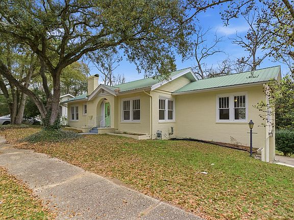 3rd image of 1601 N 5th Ave