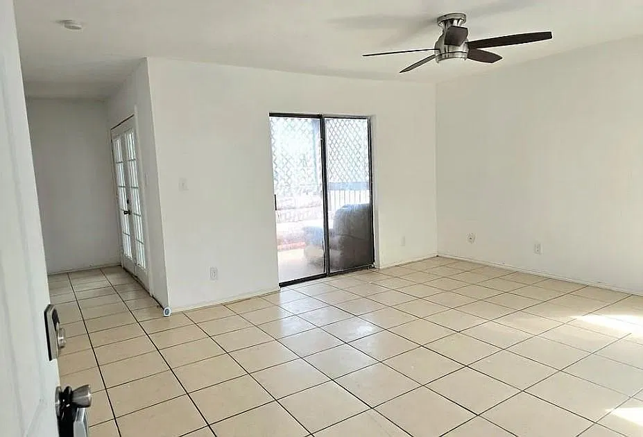 3509 N 23rd Ln Unit 212 — Photo 2
