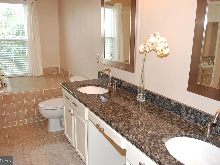 194 Martin Ln — Photo 15