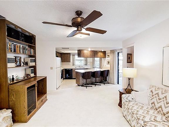 4th image of 14563 Maplewood Dr