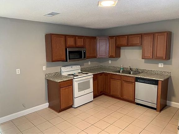 3rd image of 2540 Kirkwood Dr