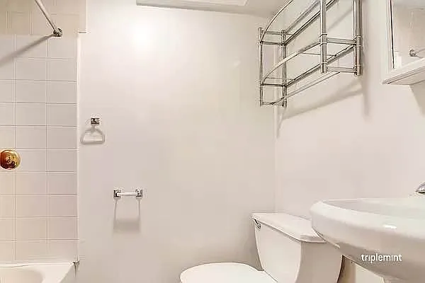 Rented by Triplemint | media 13