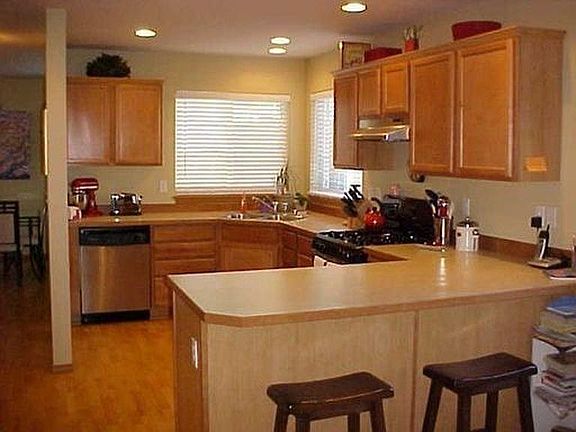 5th image of 1034 NE Kelly Pl