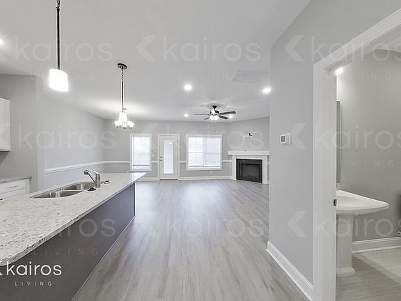 4th image of 3712 Oak Leaf Way