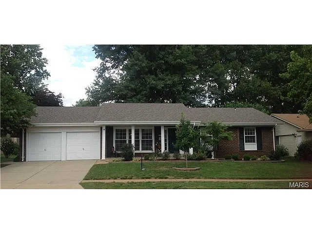 5076 Crosswood Dr photo 1