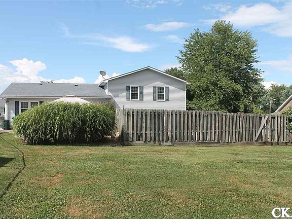 2nd image of 428 Redwood Dr