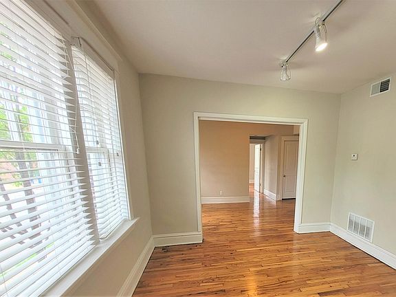 5th image of 2804 S Compton Ave APT 1N