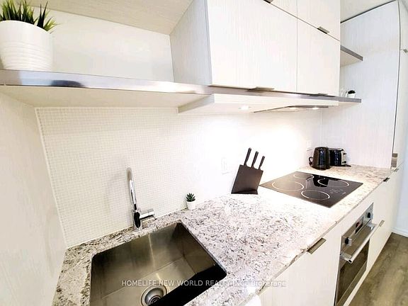 4th image of 197 Yonge St #1806