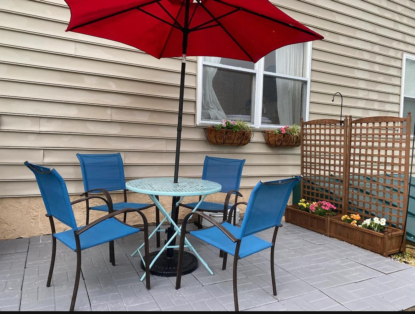 3 bed, 1.5 bath, 1900 sqft, $2,650 — Photo 2