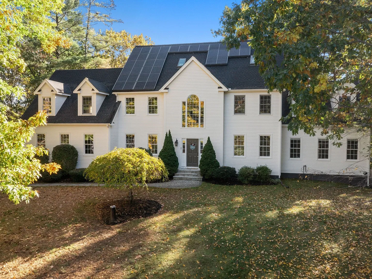 6 bed, 3.5 bath, 5086 sqft, $6,500 — Photo 1