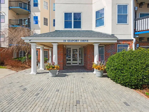 10 Seaport Drive #2203, Quincy, MA 02169