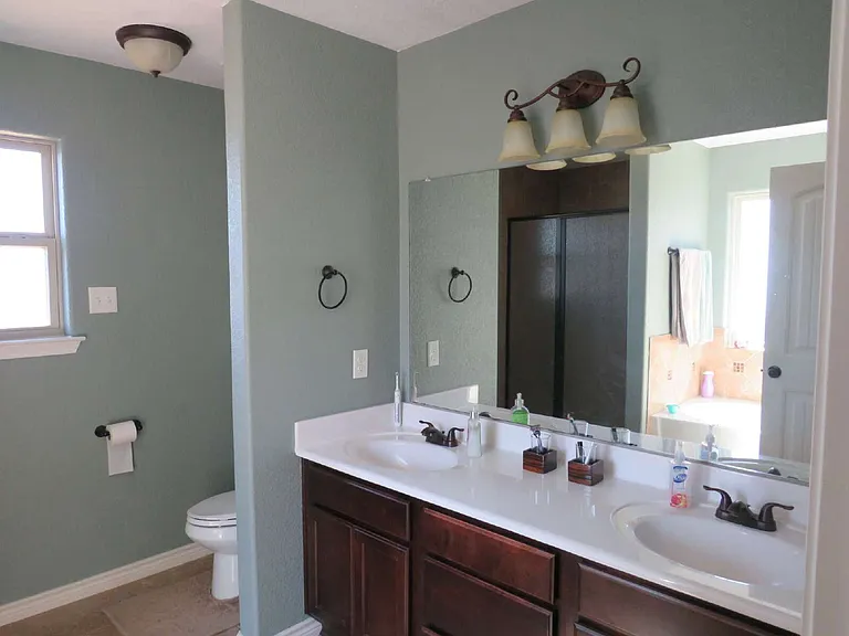 9805 Kaitlyn Dr — Photo 19