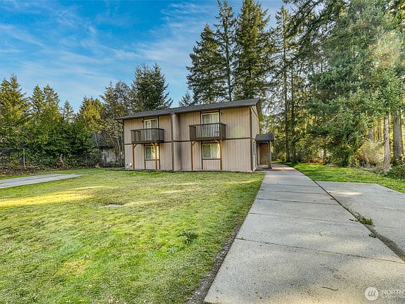 4th image of 9177 Shadowcrest Lane NE