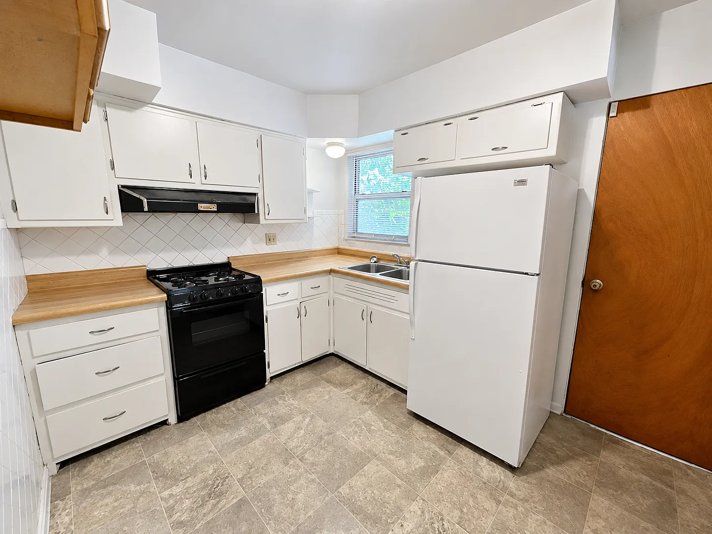 2 bed, $1,075 — Photo 3