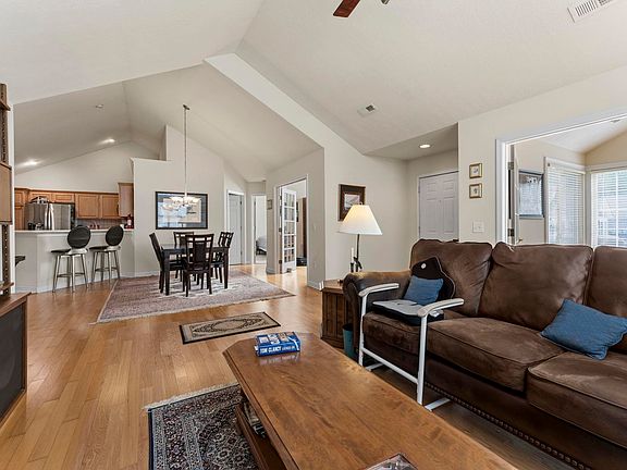 4th image of 67 Fudora Cir