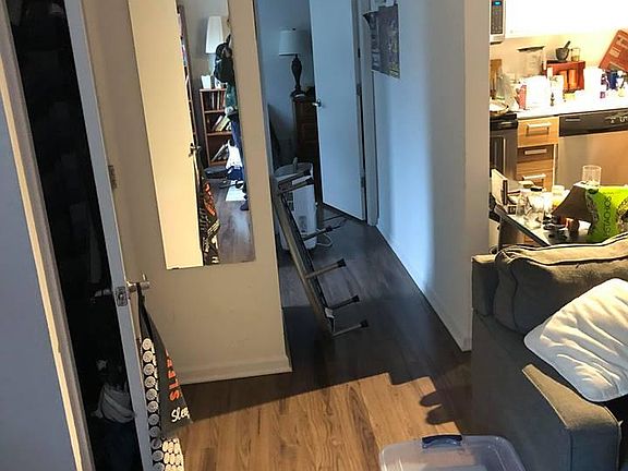 3rd image of 925 W Carmen Ave APT 2B