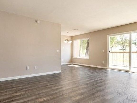 5th image of 1525 Walnut Leaf Dr Unit 114